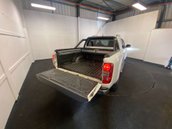 Nissan Navara 2.3 Navara Tekna dCi Auto 4WD 5dr 32