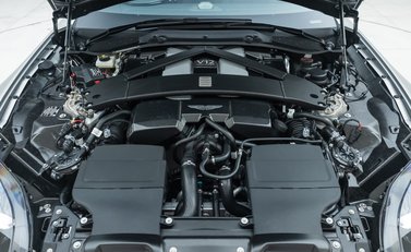 Aston Martin Vanquish V12 46