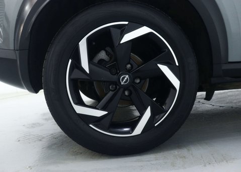 Nissan Juke 1.6 N-Connecta SUV 5dr Petrol Hybrid Auto Euro 6 (143 ps) 14