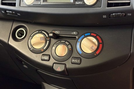 Nissan MICRA 1.2 16v SE Hatchback 5dr Petrol Automatic (161 g/km, 79 bhp) 25