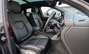 Porsche Macan GTS 12