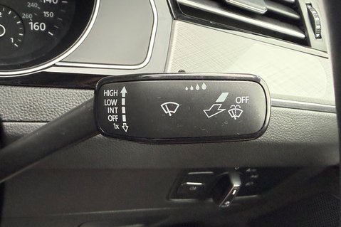 Volkswagen Passat GTE DSG - VAT Q - 1 OWNER - PLUG IN HYBRID - 3 IN STOCK 38