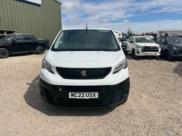 Peugeot Expert XLWB L3H1 Low Roof Professional 2900 Air Con EURO 6 3