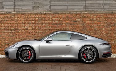 Porsche 911 Carrera S (992) 2