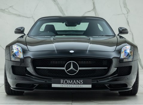Mercedes-Benz SLS AMG GT FINAL EDITION 9