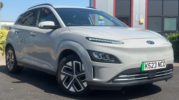 Hyundai KONA 39kWh Premium SUV 5dr Electric Auto (10.5kW Charger) (136 ps) Service History