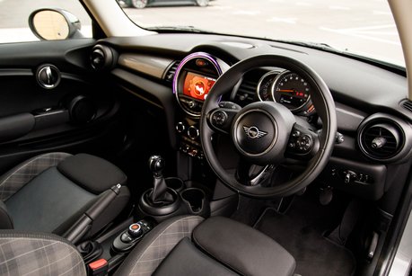 Mini Hatch COOPER