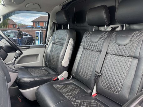 Volkswagen Transporter 2.0 Transporter T32 Sportline TDI 180 SWB 17