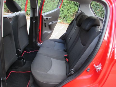 Vauxhall Viva 1.0i SE Euro 6 5dr (a/c) 29