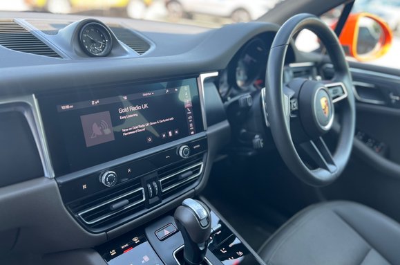 Porsche Macan PDK 37
