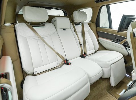 Land Rover Range Rover P530 SV 12