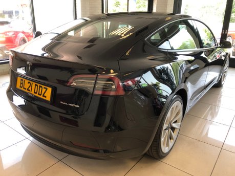 Tesla Model 3 LONG RANGE AWD 45,000m black vegan leather, 19 inch alloys 20