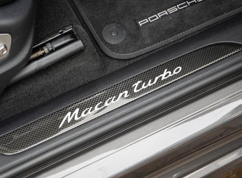 Porsche Macan Turbo 23