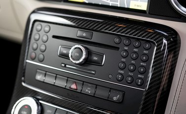 Mercedes-Benz SLS AMG 19