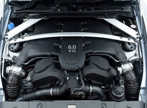 Aston Martin V12 Vantage S 31