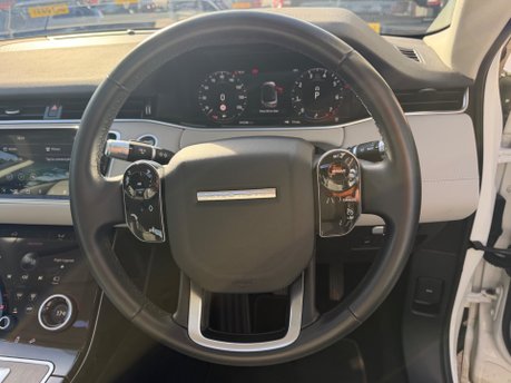 Land Rover Range Rover Evoque SE MHEV 33