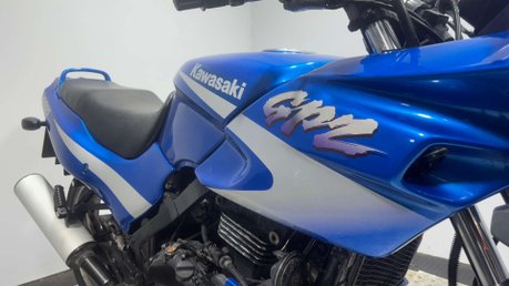 Kawasaki GPZ 2000 ONLY 20K CLEAN PROJECT BIKE SPARES OR REPAIR 500CC 29
