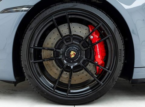 Porsche 911 Targa 4 GTS (992) 23