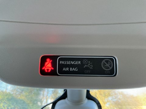 Renault Trafic ENERGY 27 Premier Edition SWB Standard Roof Euro 6 (s/s) 4dr 36