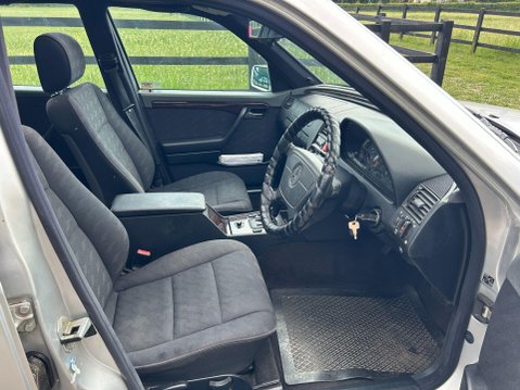 Mercedes-Benz C Class 1.8 C180 Elegance 4dr 20