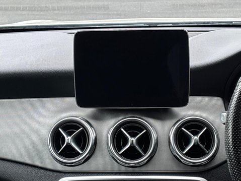 Mercedes-Benz GLA Class GLA 180 URBAN EDITION 18