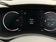 Aston Martin DBX V8 58