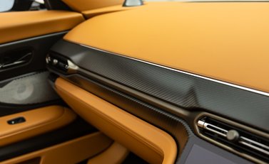 Aston Martin Vanquish Volante 20