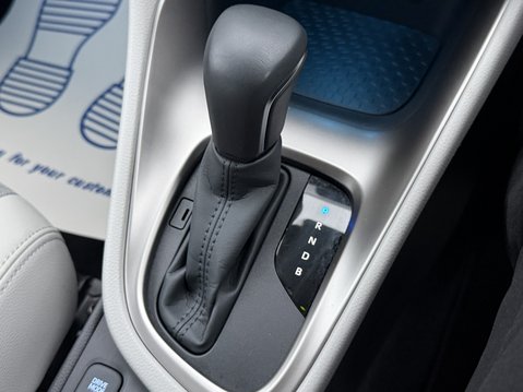 Toyota Yaris 1.5 Hybrid Excel 5dr CVT 27