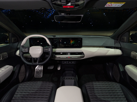 Image of interior of the EV4 cabin.