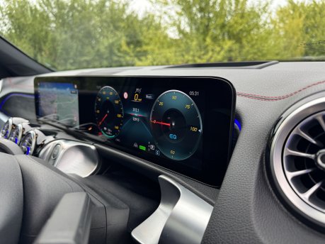 Mercedes-Benz EQB EQB 350 4M AMG Line Premium Plus Auto Electric 66KWH 7 SEATER/PAN ROOF/NAV 21