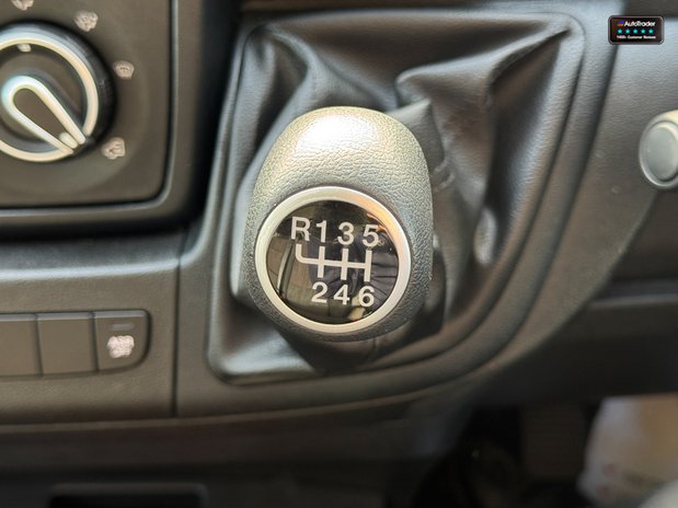 Peugeot Boxer LWB L3H2 [SOLD CM] Medium Roof Professional Premium Plus 335 Air Con Nav Se 33