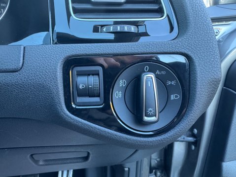 Volkswagen Golf R-LINE TSI ACT BLUEMOTION TECHNOLOGY 19