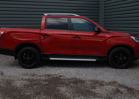 KGM Musso SARACEN 25