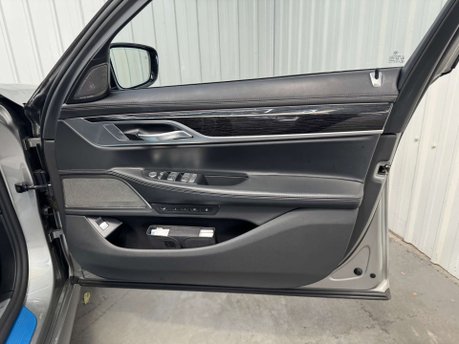 BMW 7 Series 4.4 750i M Sport xDrive Auto 4WD 4dr 46