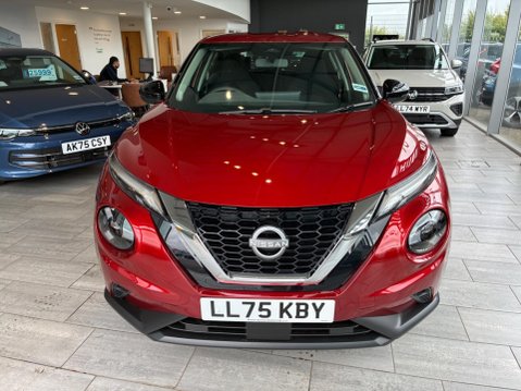 Nissan Juke 1.0 DIG-T Acenta Premium Euro 6 (s/s) 5dr 3