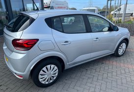 Dacia Sandero COMFORT 1.0 TCE AUTOMATIC 5 DOOR 6