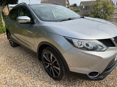 Nissan Qashqai 1.6 dCi Tekna 4WD Euro 6 (s/s) 5dr 8