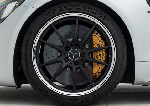 Mercedes-Benz AMG GT R Premium 