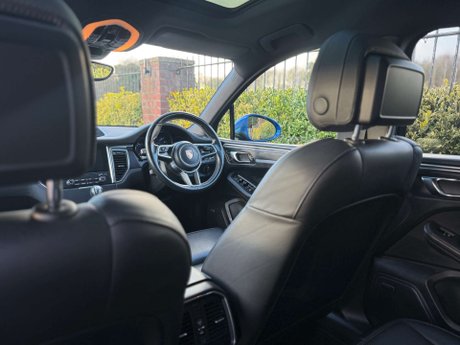 Porsche Macan 2.0 Macan Semi-Auto 4WD 5dr 46