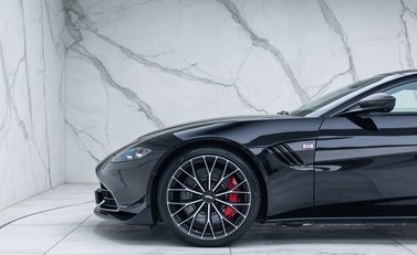 Aston Martin Vantage F1 EDITION 31