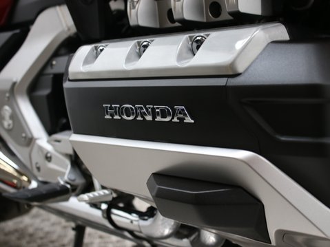 Honda GL1800 Goldwing GL 1800 GOLDWING J TOUR 21