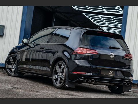 Volkswagen Golf 2.0 Golf R TSi Semi-Auto 4WD 3dr 31