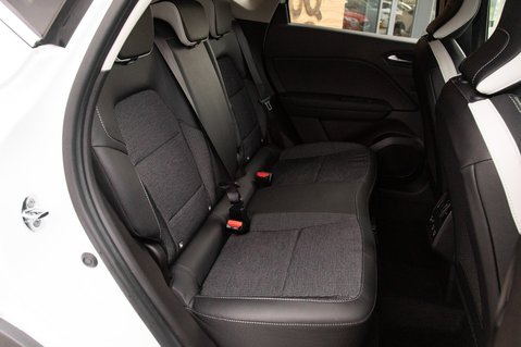 Renault Captur TECHNO E-TECH 36