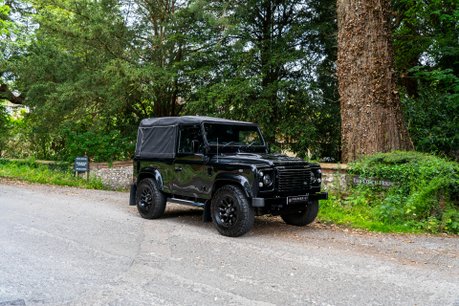 Land Rover Defender 90 TD SOFT TOP XS. MOMO WHEEL. HEATED SEATS. ALPINE STEREO. REAR BENCH SEATS. 9