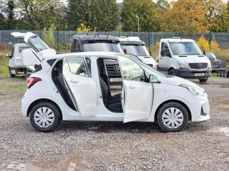 Hyundai i10 1.2 SE Hatchback 5dr Petrol Auto Euro 6 (87 ps) 17