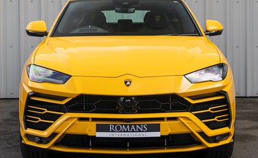 Lamborghini Urus 4