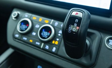 Land Rover Defender 110 V8 Carpathian Edition 21