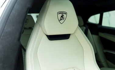 Lamborghini Urus 10