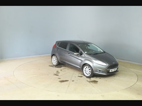 Ford Fiesta TITANIUM 1