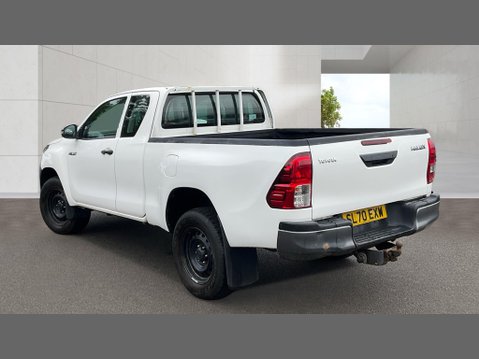 Toyota Hilux Active | 2.4 LT | Extended Cab | Tow Bar | Air Con | EURO 6 5